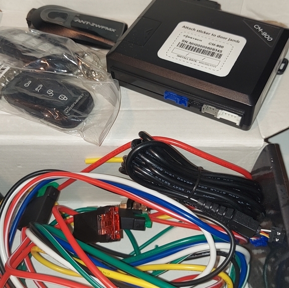 Compustar 2-way Remote start system - Picture 3 of 4